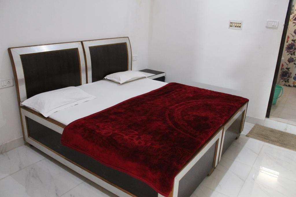 Couple Friendly Hotel - Sunset Orchha Eksteriør bilde